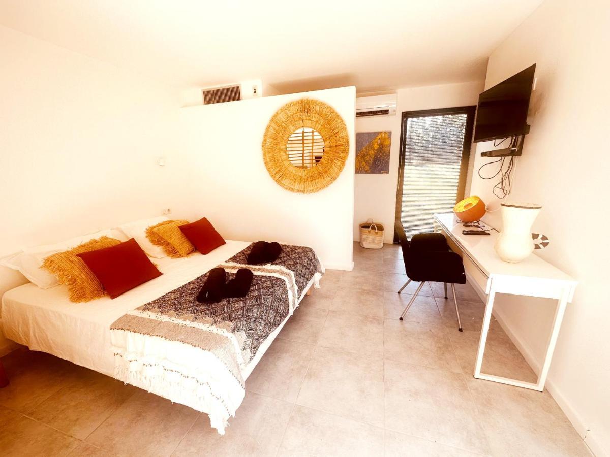 Les Madones Apartment Ним Екстериор снимка