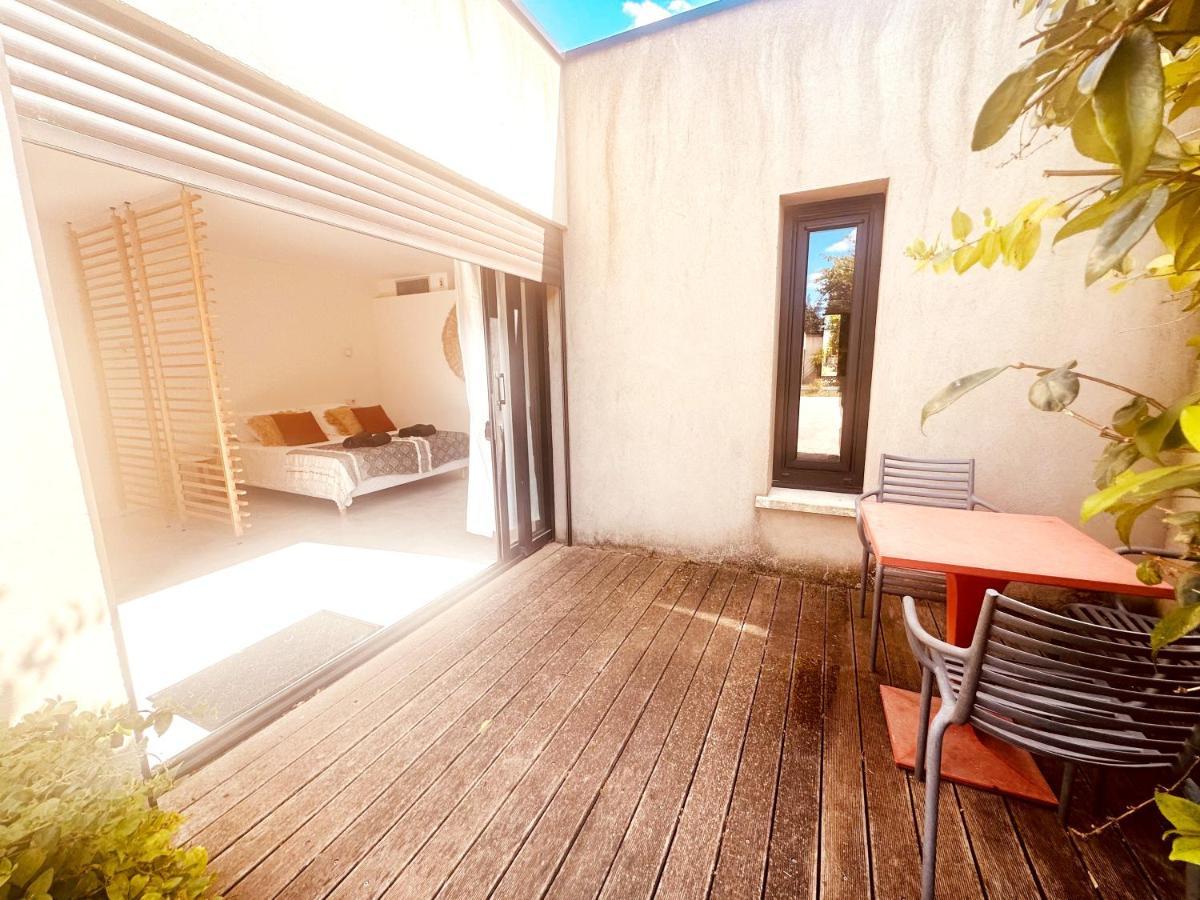 Les Madones Apartment Ним Екстериор снимка