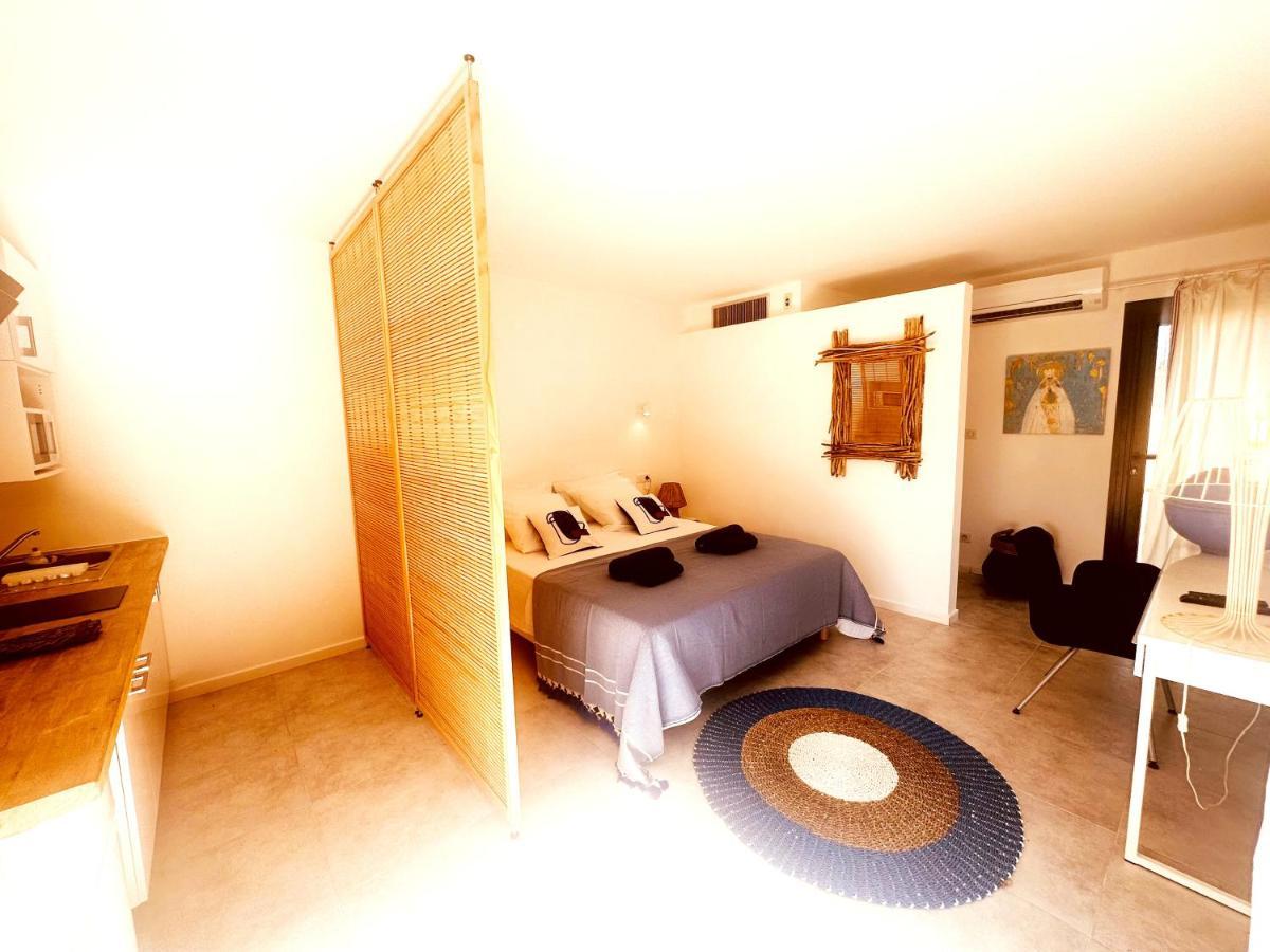 Les Madones Apartment Ним Екстериор снимка