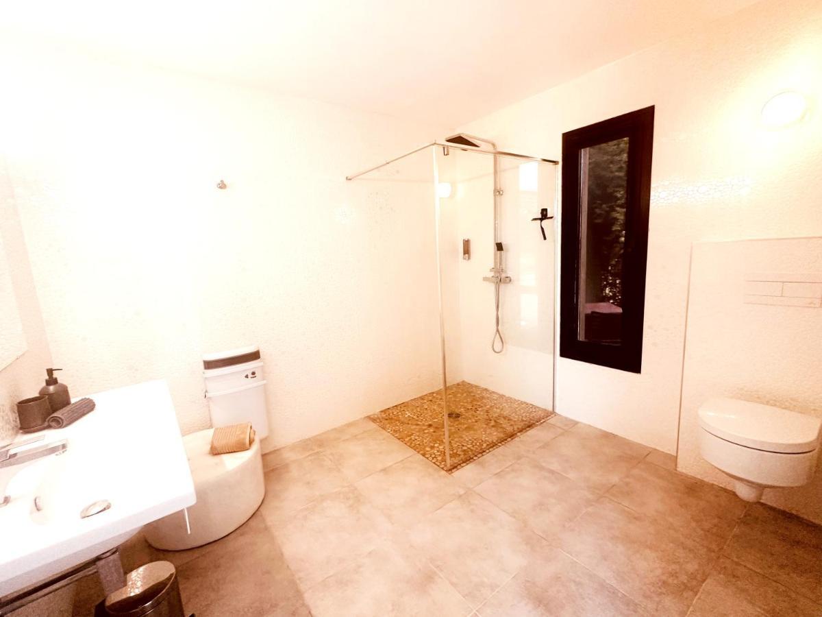 Les Madones Apartment Ним Екстериор снимка