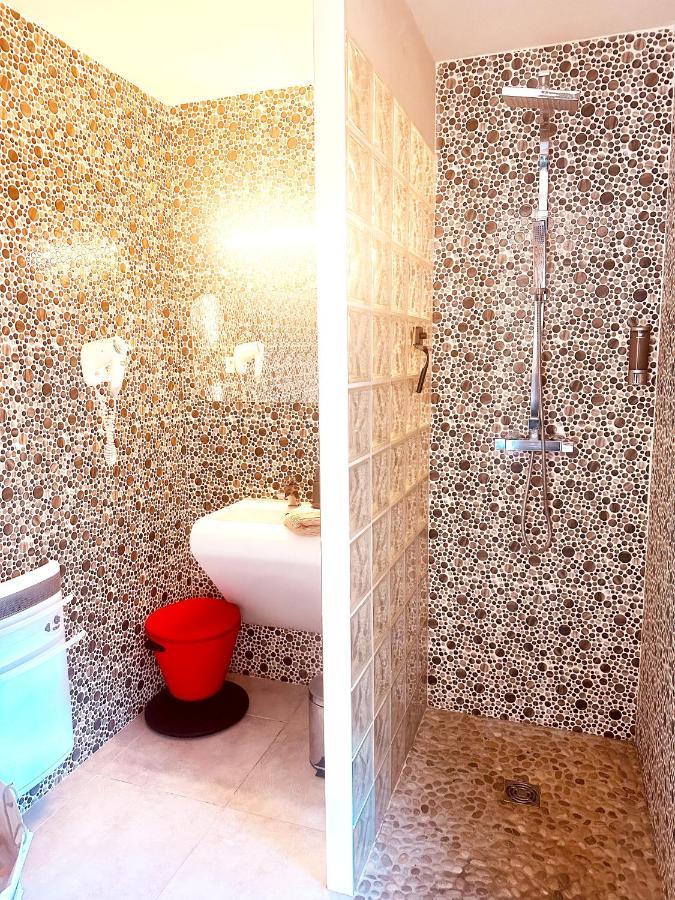 Les Madones Apartment Ним Екстериор снимка