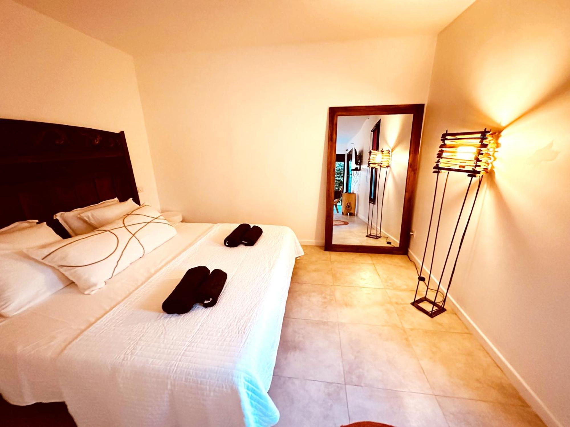 Les Madones Apartment Ним Екстериор снимка